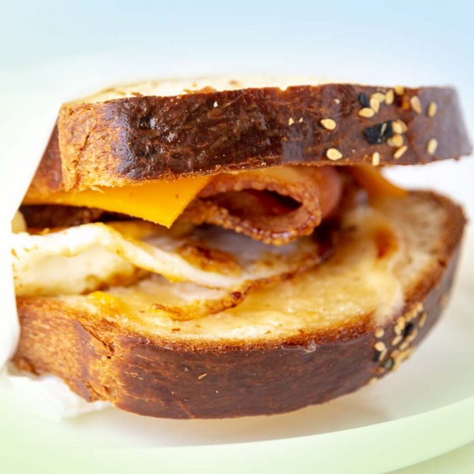 Sandwich Brekky Roll 5640